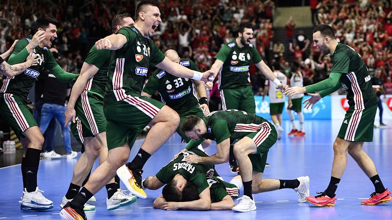 A magyar férfi válogatott játékosai az olimpiai részvétel kivívása után a Tatabányai Multifunkcionális Sportcsarnokban 2024.03.17-én.