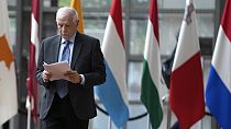 El jefe de política exterior de la Unión Europea, Josep Borrell, llega a la reunión de ministros de Asuntos Exteriores de la UE en el edificio del Consejo Europeo en Bruselas