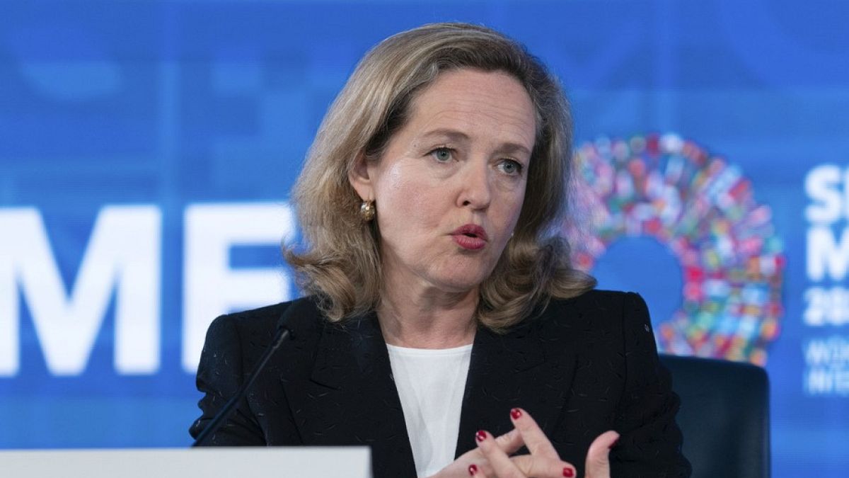 EU states urge European Investment Bank to rethink defence policy thumbnail