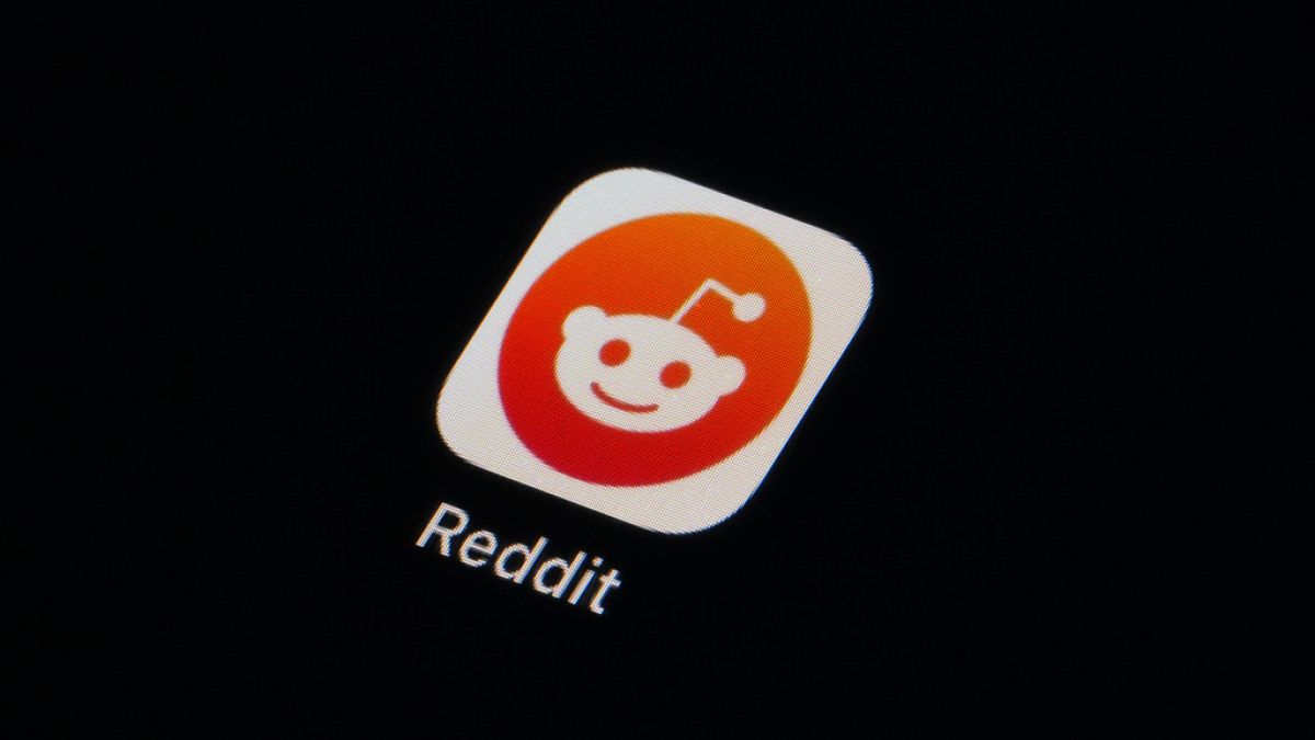 Reddit IPO raises $748 million as it sells in-demand shares thumbnail