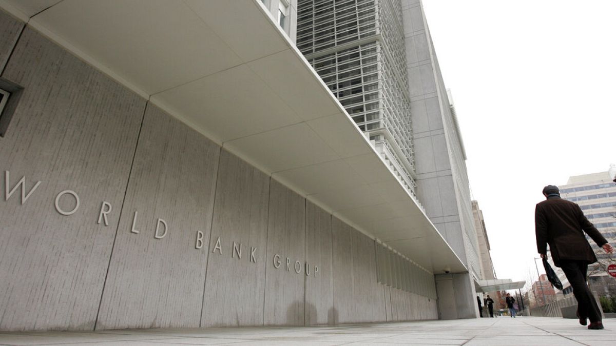 Washington merkezli Dünya Bankası binası girişi (arşiv) 