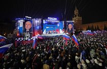 Un concert célèbre la victoire à l'élection présidentielle de Vladimir Poutine et le 10e anniversaire de l'annexion de la Crimée, sur la place Rouge à Moscou, le 18 mars 2024.