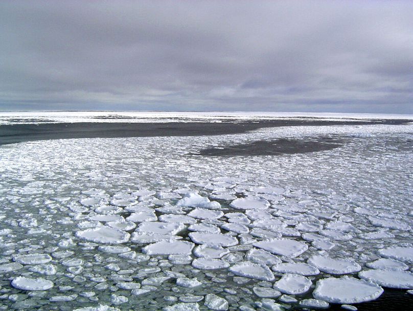 Tengeri jég az Antarktiszt körülvevő óceánon