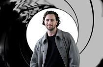 El famoso cañón de la pistola de James Bond podría llenarse pronto con el séptimo actor en interpretar a 007... 
