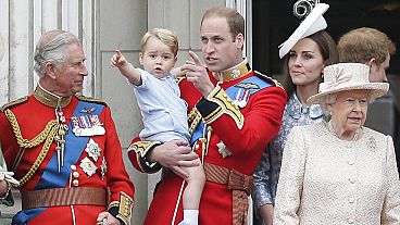 A királynő és a trónörökösi családtagok 2015-ben