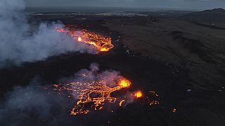 Извержение вулканов на полуострове Рейкьянес в Исландии