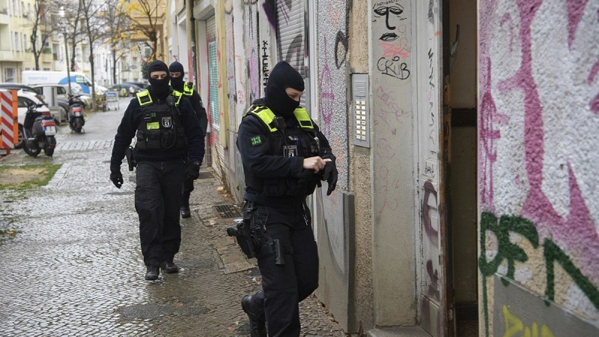 German police arrest two men suspected of plotting terrorist attack in Sweden thumbnail