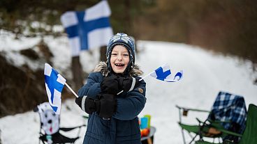 Pour la septième année consécutive, la Finlande est nommée pays le plus heureux du monde. Mais la tendance est de plus en plus sombre pour les jeunes et les adolescents.