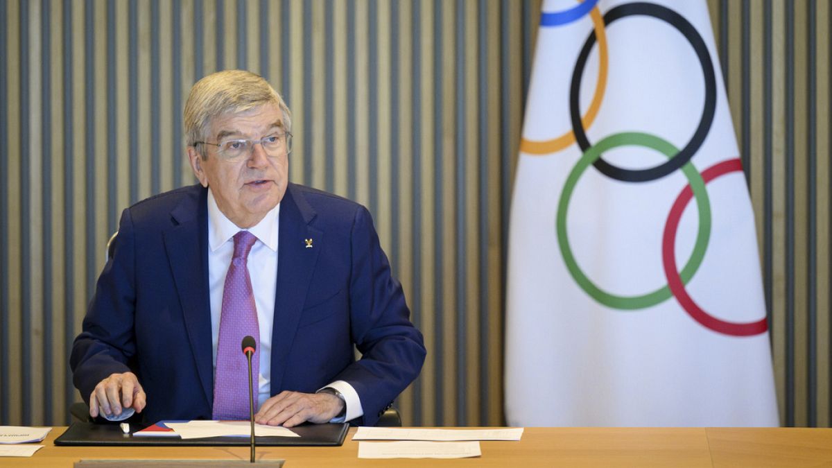 Le président Thomas Bach s'exprime lors de l'ouverture de la réunion de la commission exécutive du CIO, à la Maison olympique, à Lausanne, Suisse, mardi 19 mars 2024.