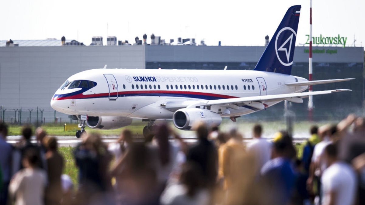 Rogyadozik az orosz légiforgalom - repültek a fő-főnökök, és már alig maradt Boeing és Airbus