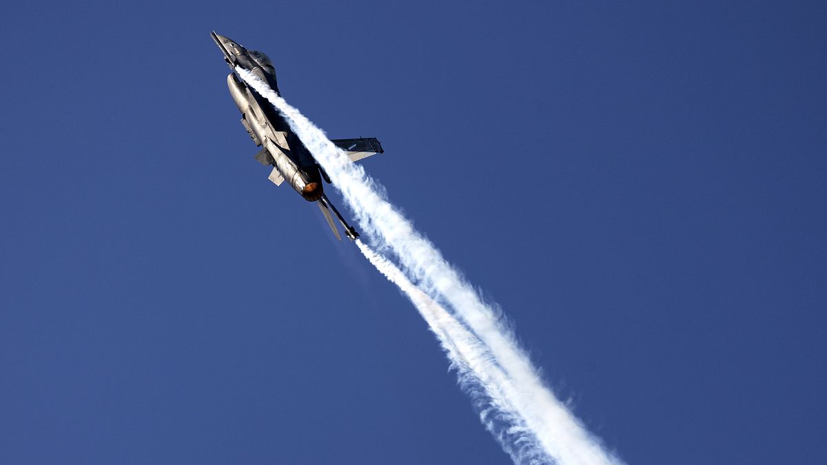  Yunanistan: F-16 savaş uçağı Ege Denizi'ne düştü