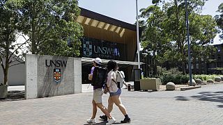 Avustralya'nın Sidney kentindeki New South Wales Üniversitesi kampüsünde Çinli öğrenciler