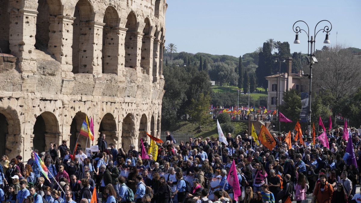 Thousands march in Rome against the mafia, demanding justice for victims thumbnail