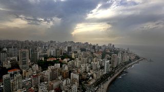 مدينة بيروت تحت السحب الكثيفة في لبنان