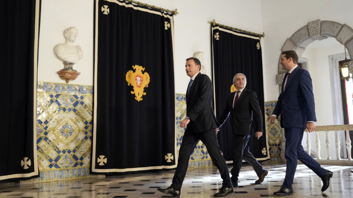Президент Португалии Марселу Ребелу де Соуза и Луиш Монтенегру, лидер правой и правоцентристской коалиции