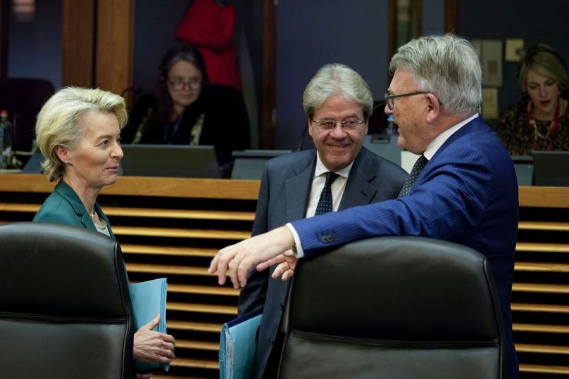 European Commission President Ursula von der Leyen speaks with Commissioner for Jobs and Social Rights Nicolas Schmit and Commissioner for Economy Paolo Gentiloni, March 2023