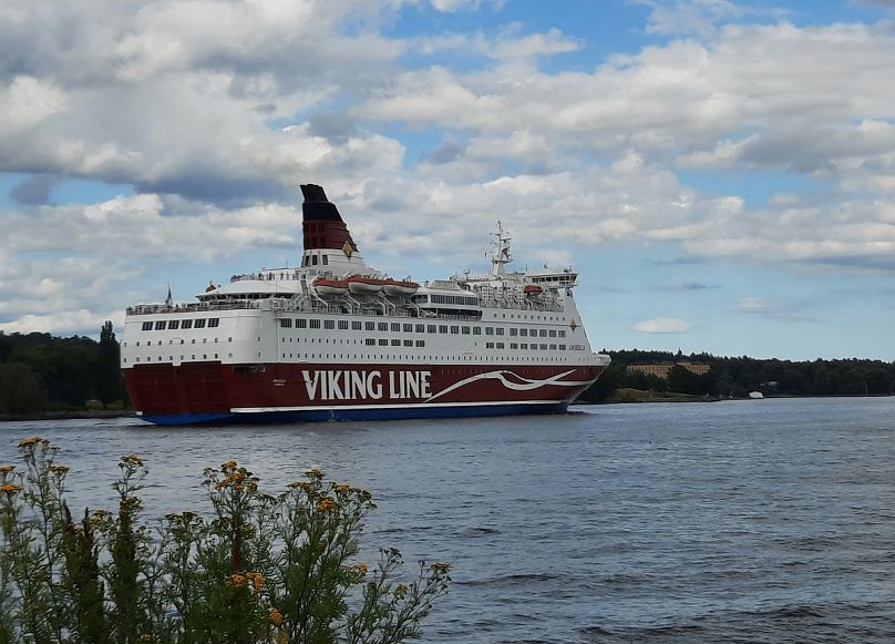 Un ferry de Viking Line sale de Estocolmo en dirección a Helsinki.