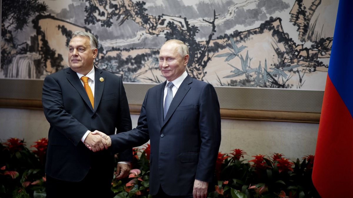 A magyar kormányfő és az orosz elnök tavaly októberben, Pekingben