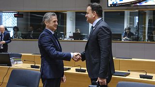 Ο πρωθυπουργός της Σλοβενίας Robert Golob και ο Ιρλανδός πρωθυπουργός Leo Varadkar