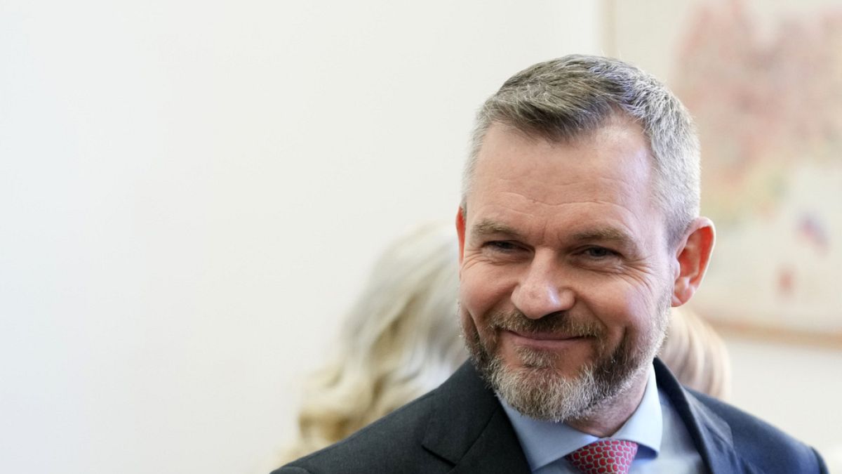 Pro-West diplomat to face left-winger for Slovakia presidency thumbnail