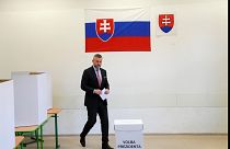 Le candidat Peter Pellegrini, actuellement président du Parlement, se prépare à voter lors du premier tour de la présidentielle à Bratislava, en Slovaquie, samedi 23 mars 2024