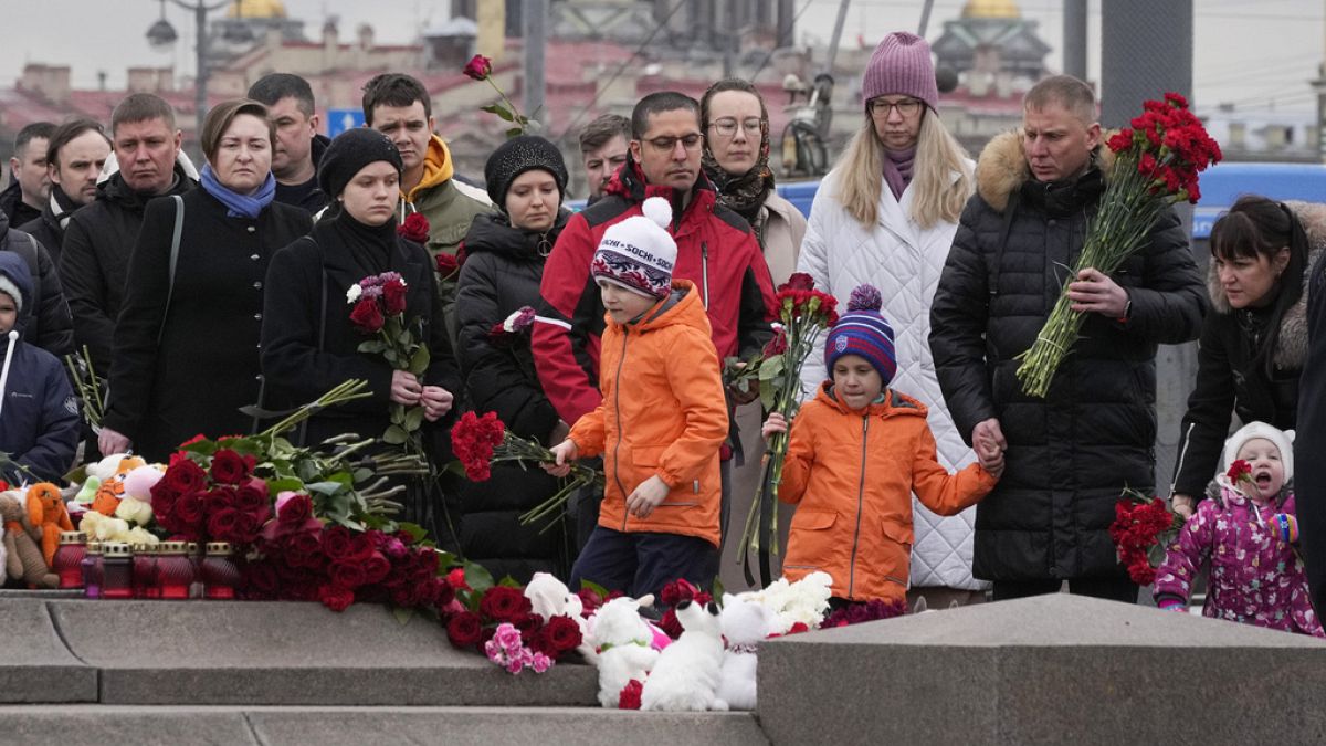 WATCH: Flowers and rubble as Russia reels from Moscow concert attack thumbnail