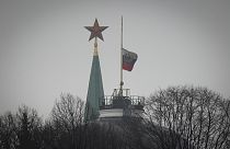Bandiera russa a mezz'asta per la giornata di lutto nazionale del 24 marzo 2024
