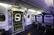 Archivo: Área de la puerta de un Boeing 737 Max 9 de Alaska Airlines, sin paneles, antes de la inspección en el Aeropuerto Internacional Seattle-Tacoma, el 10 de enero de 2024
