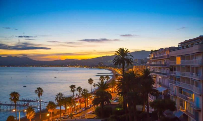 Coucher de soleil à Cannes, France.