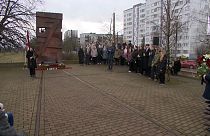 En Lettonie; commémoration des déportations massives dans la station de chemin de fer de Skirotava