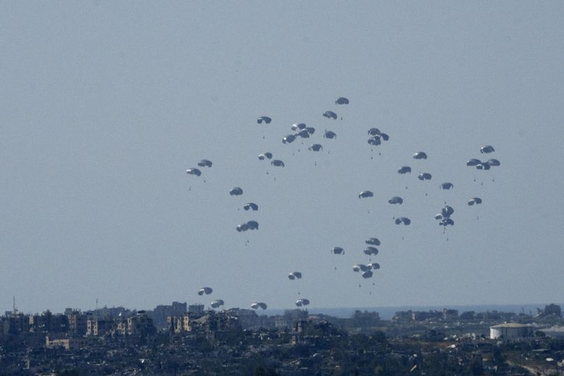 Légi segélyezés a Gázai övezetben