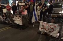 محتجون ضد نتنياهو يطالبون بسراح المحتجزين لدى الفصائل الفلسطينية
