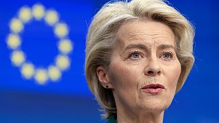 La presidenta de la Comisión Europea, Ursula von der Leyen, se dirige a los medios de comunicación al término de una cumbre de la UE en Bruselas, el viernes 22 de marzo de 2024.