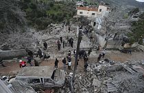İsrail ordusunun, Lübnan'ın güneyinde bir sağlık merkezine düzenlediği hava saldırısında 7 kişi haytını kaybetti