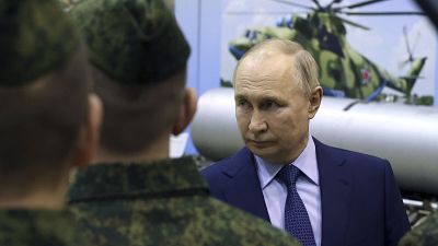 فلاديمير بوتين في زيارة إلى القوات الجوية الروسية
