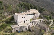 Imagen de la Abadía de San Benito, en el monte Subasio, cerca de la ciudad italiana de Asís.