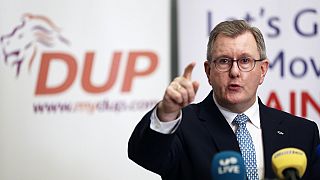O αρχηγός του κόμματος DUP της Βόρειας Ιρλανδίας Τζέφρι Ντόναλντσον