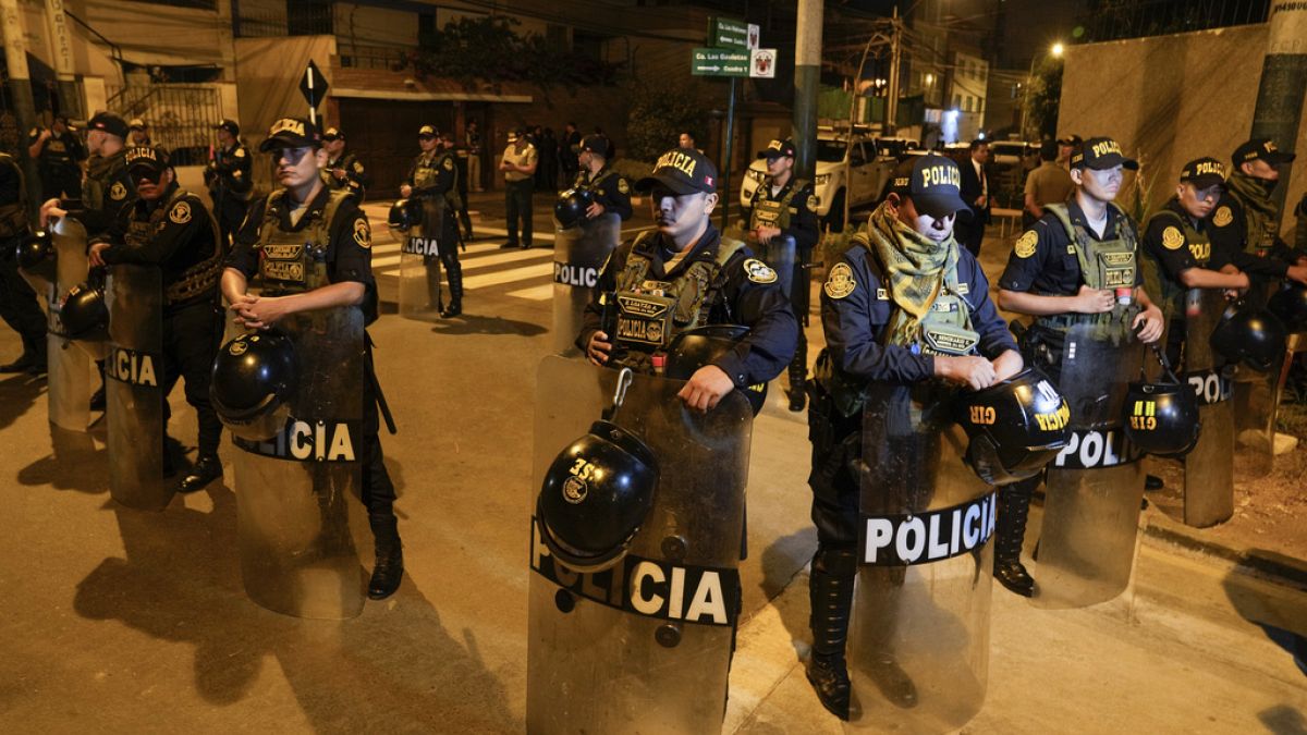 Peru Devlet Başkanı Dina Boluarte'nin evine polis baskını