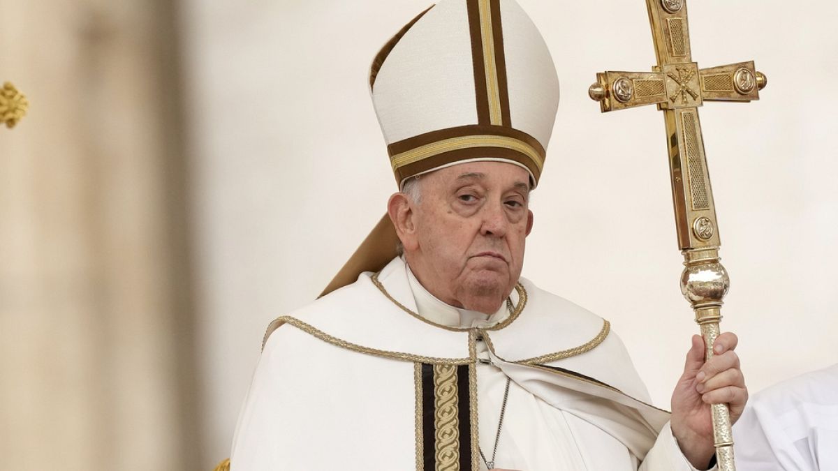 Папа Франциск председателства Великденското бдение във Ватикана, докато германските великденски