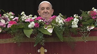 Papa Francisco dando la Misa de Pascua 2024
