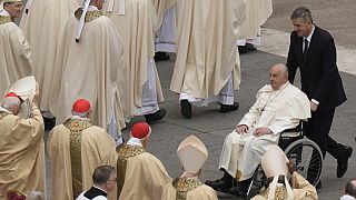 Papst Franziskus nach der Ostermesse