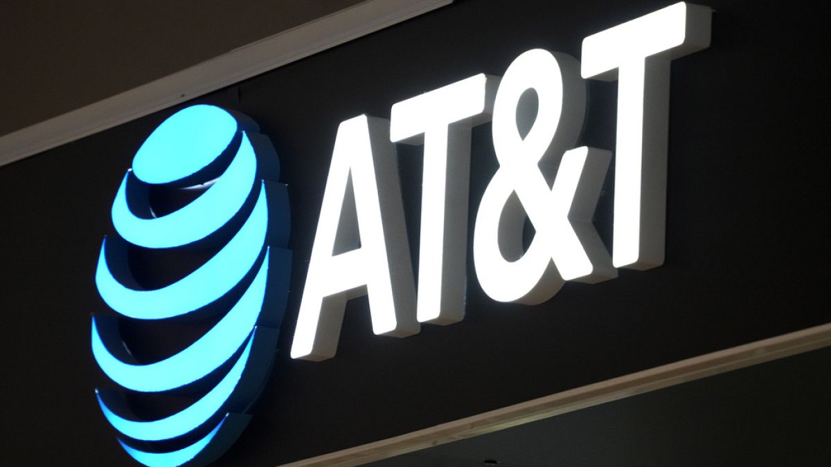 AT&T admits huge data leak affects millions of customers thumbnail