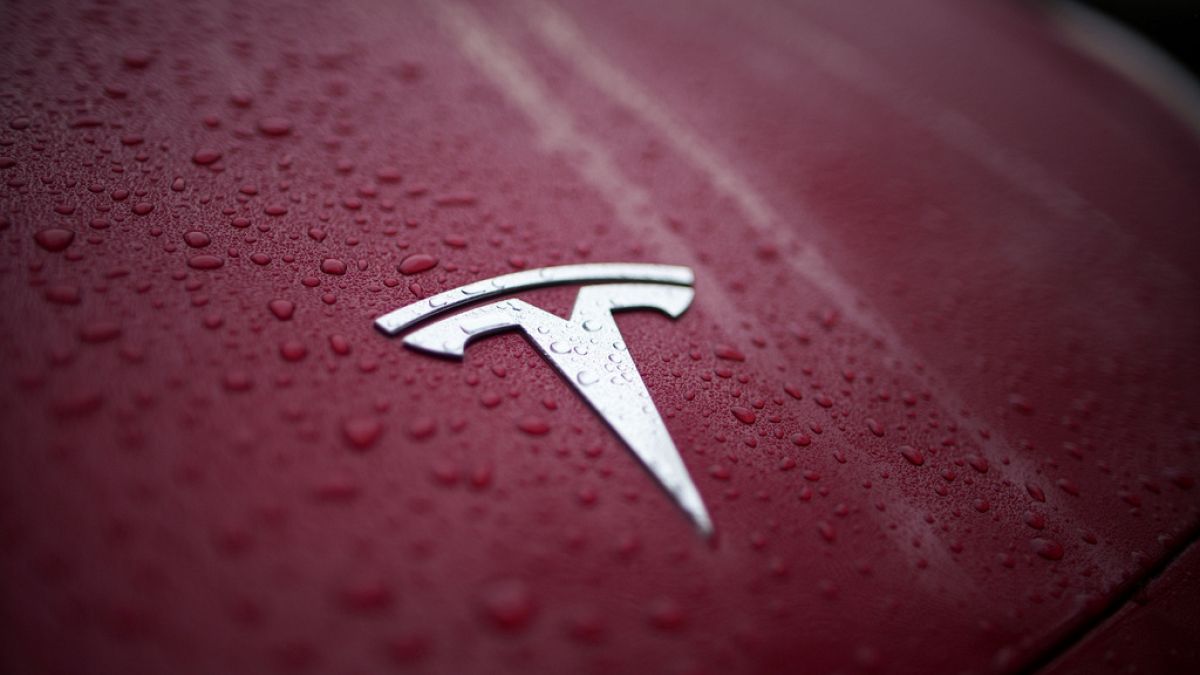 Потенциалните купувачи на Tesla избягват, тъй като репутацията на Мъск пада