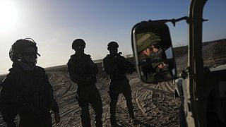 Haaretz'e konuşan üst düzey savunma yetkilisi, pek çok İsrailli askerin "kendi angajman kurallarını" yazdığını vurguladı