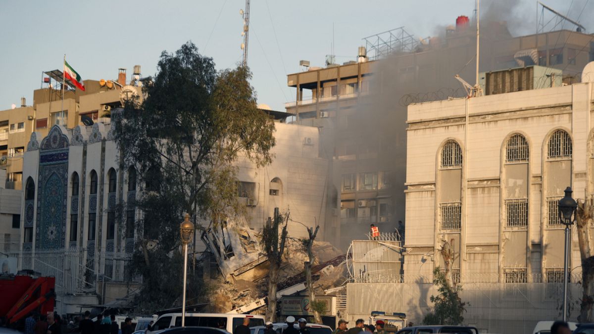 İsrail, Suriye'de İran'ın konsolosluk binasını vurdu