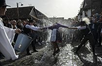 Празднования в деревне Холлокё, Венгрия, 1 апреля 2024.