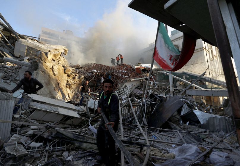 İsrail'in hava saldırısında vurduğu İran konsolosluk binası