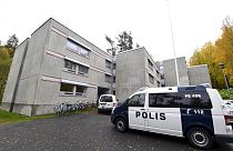 La polizia finlandese è subito intervenuta nella scuola di Vantaa, a nord di Helsinki