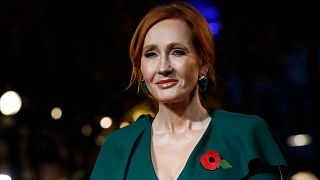 J.K. Rowling "está ansiosa por ser presa" na sequência das alterações à lei escocesa sobre crimes de ódio 