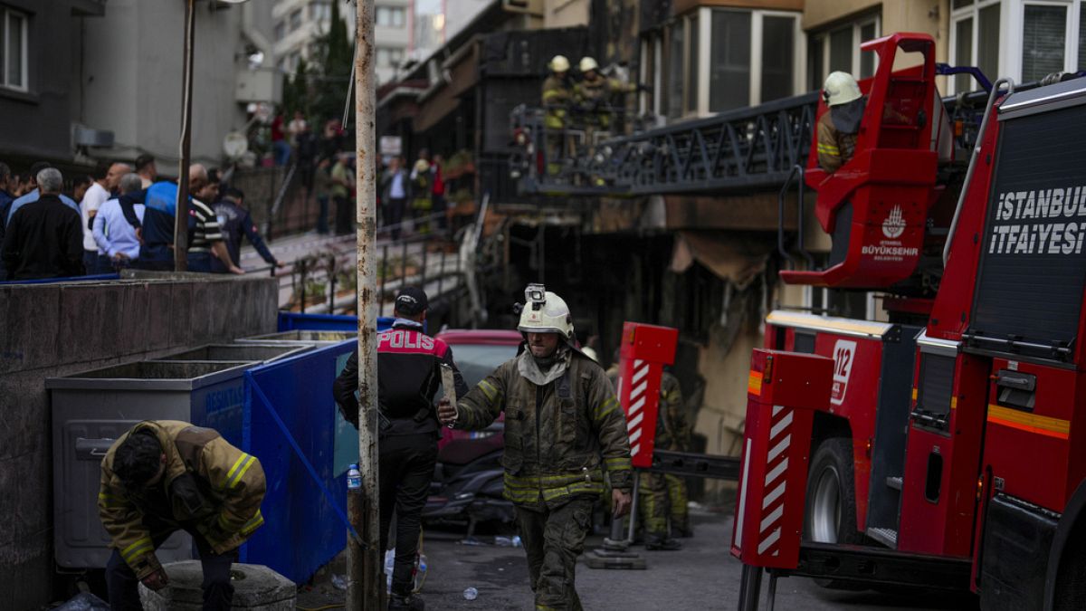 Властите посочиха причината за смъртоносния пожар в нощен клуб в Истанбул